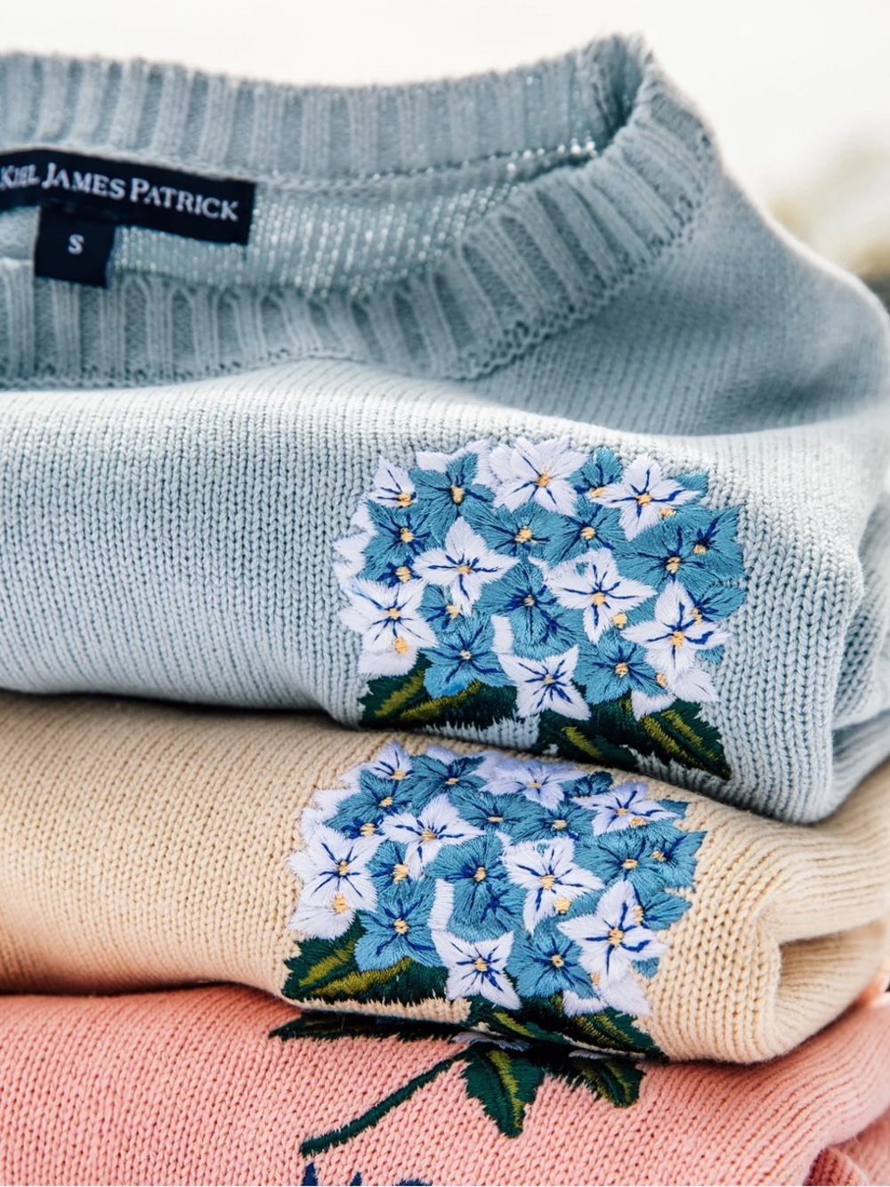 Kiel James Patrick Hydrangea Light Blue Embroidered Sweater M with initials HEB
